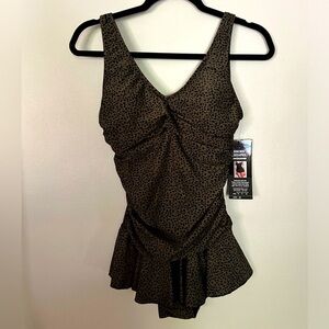 Shore Shapes Swimwear Black & Green Leopard Print One Piece Swimsuit 10
